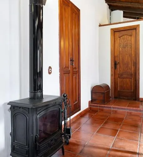 Rural House With Traditional Architecture S. Xix Сasa de vacaciones