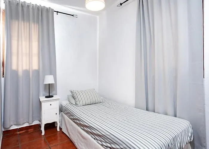 Rural House With Traditional Architecture S. Xix * Santa Cruz de Tenerife